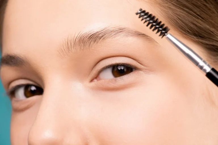 Eyebrow Trimming: A Complete Guide for Groomed Brows